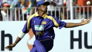 දිල්හාර ලොකුහෙට්ටිගේට චෝදනා එල්ල වී තිබෙන්නේ එක්සත් අරාබි එමීර් රාජ්යයේ පැවැත්වුණු පසුගිය වසරේ දහයයි දහය ක්රිකට් ලීගයට අදාළවය