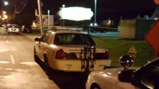 Patrullas de la policía de Cincinnati afuera del Club Cameo.