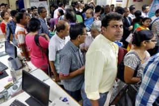 Dans différentes régions de l'Inde, la Police a dû intervenir pour calmer les foules en colère.