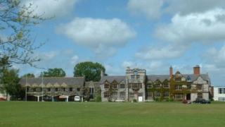 ysgol