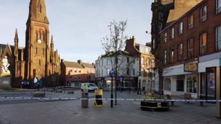 Police cordon around Burns Statue