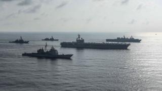 Tàu sân bay USS Ronald Reagan và, tàu tuần dương tên lửa USS Antietam và tàu khu trục tên lửa USS Milius tiến hành một buổi tập với Hải quân Nhật Bản Tàu tự vệ của tàu khu trục trực thăng JS Kaga, tàu khu trục JS Inazumavà tàu khu trục JS Suzutsuki ở Biển Đông hôm 31/8