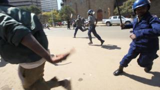 'Mugabe Must Go' Demonstrators And Police Clash In Zimbabwe - BBC News