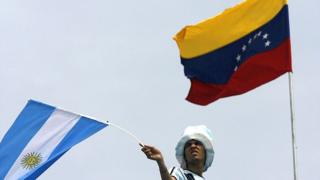 Banderas de Argentina y Venezuela