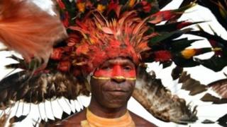 800 language in Papua