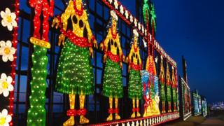 Blackpool Illuminations Extended 'to Aid Tourism' - BBC News