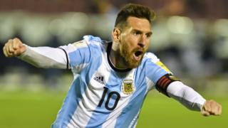 Lionel MEssi festejando un gol