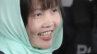 段氏香聽判後在押解下笑著走出沙亞南高等法庭(1/4/2019)