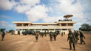 Ikibuga c'indege ca Kismayo kigenzugwa n'abasirikare
