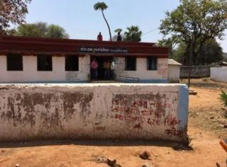 చత్తీస్ గఢ్ పోలింగ్ కేంద్రం