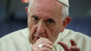 Папа дает пресс-конференцию на борту самолета на обратном пути из Чили 22 января