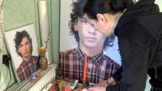 Ірина Гурик з портретом сина Романа