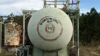 Acid tank