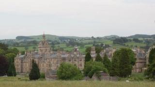 Hen Ysbyty Gogledd Cymru yn Ninbych