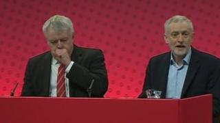 Carwyn Jones a Jeremy Corbyn