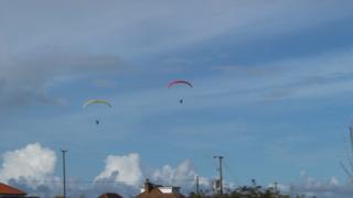 Paraglider crash in Cromer
