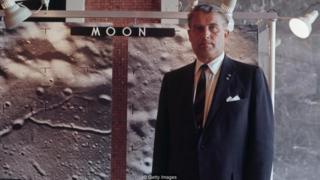 Wernher von Braun là một trong số các nhà khoa học Đức được quân Đồng minh tuyển dụng vào cuối Thế Chiến Thứ Hai
