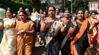 சபரிமலை விவகாரம்: இந்திய பெண்களை இரு துருவமாக்கியது எது?