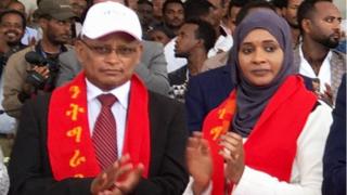 በግራ ደብረፂዮን ገ/ሚካኤል (ዶ/ር) እና ወ/ሮ ኬሪያ ኢብራሂም