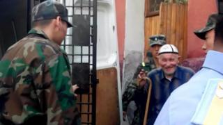 Сот Дастан Сарыгуловду ден-соолугуна байланыштуу үй камагына чыгаруу өтүнүчүн четке кагып келатат.