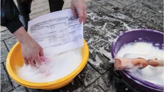 НКРЭКП обязал облгазы убрать лишнее с платежек до 5 апреля