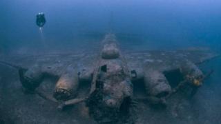 Los restos increíblemente preservados de un B-17 cerca de Vis, en Croacia. Foto: Steve Jones/www.millionfish.com
