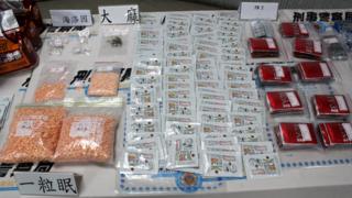 毒品以各種不同的面貌出現在社會各階層,造成的危害難以估計。