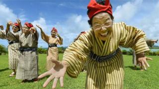 Japoneses na ilha de Okinawa