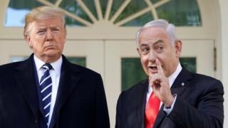 US President Donald Trump and Israeli Prime Minister Benjamin Netanyahu talk outside the Oval Office of the White House