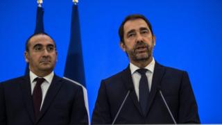 وزیر کشور فرانسه گفته است گروههای افراطی خواهان سرنگون کردن نظام هستند.