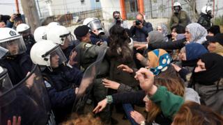 Столкновение в Diavata, 5 апреля 19