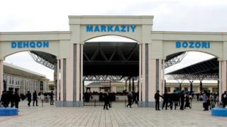 Qarordan anglashilishicha, ikki yil oldin rekonstruktsiya qilingan Fargʻona markaziy dehqon bozori yana buzilishi mumkin