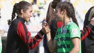 Sabrina y Mónica Flores