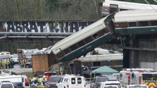 Un tren Amtrak de alta velocidad que descarriló.