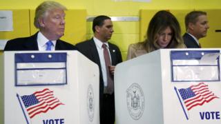 Trump votando
