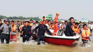 စက်လှေနစ်မြုပ်ခဲ့တဲ့ နေရာတဝိုက် ရှာဖွေမှုတွေ ဆက်လုပ်နေ