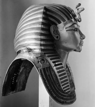 Profile photograph of King Tutankhamun's mummy mask