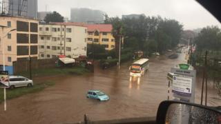 Moja za barabara zilizofurika jijini Nairobi