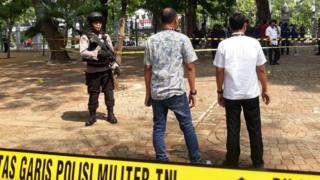 Granat asap di Monas