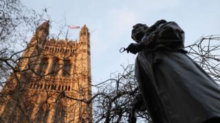 英国伦敦议会大厦外英国女权运动先驱潘赫斯特塑像