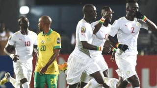 Le Sénégal avait été battu en Afrique du Sud le 12 novembre 2016 (1-2) avec un penalty injustifié sifflé par Joseph Lamptey, l'arbitre ghanéen qui a été suspendu à vie.
