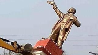 लेनिन की मूर्ति