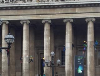 Активисты Гринписа масштабируют Британский музей