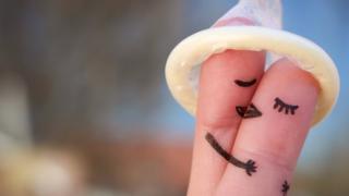 கொரோனா வைரஸ் தாக்கம்: சர்வதேச அளவில் ஆணுறைகள் தட்டுப்பாடு ஏற்படும் அபாயம்