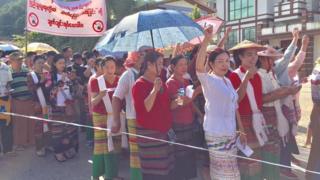 နန်းမိုဟွမ် လွတ်မြောက်ရေး နမ့်ခမ်းမြို့ခံတွေ ဆန္ဒပြ