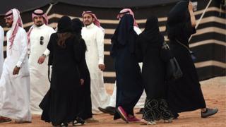 في صحف عربية: قانون التحرّش السعودي.. احتفاء وحذر