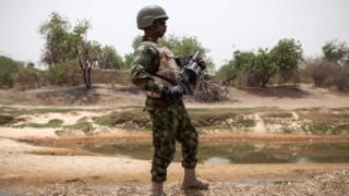 Abajejwe umutekano ba Nigeria barashe abakobwa batatu b'abiyahuzi ibisasu bari bambaye biraturika