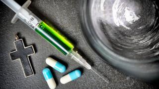 Aspectos médicos, éticos, sociales y religiosos se mezclan en la controversia sobre la eutanasia.