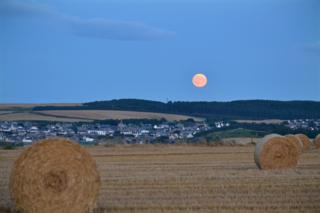 Harvest moon over Cullen