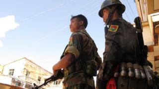 လိုင်ဇာမြို့ထဲ ကင်းလှည့်နေတဲ့ ကေအိုင်အေစစ်သားများ တွေ့ရစဉ်